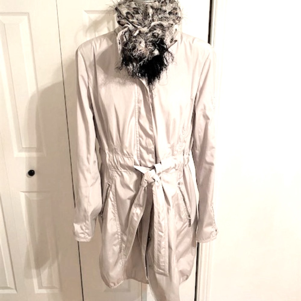 Trench Coat Belted Dawn Levy "Kendra" - EUC